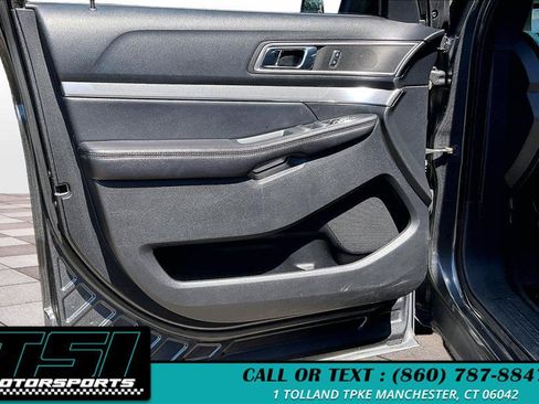 Used 2017 Ford Explorer XLT w/ Equipment Group 202A AWD/4WD image 22