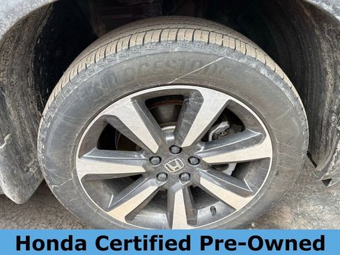 Certified 2025 Honda Pilot Touring image 3