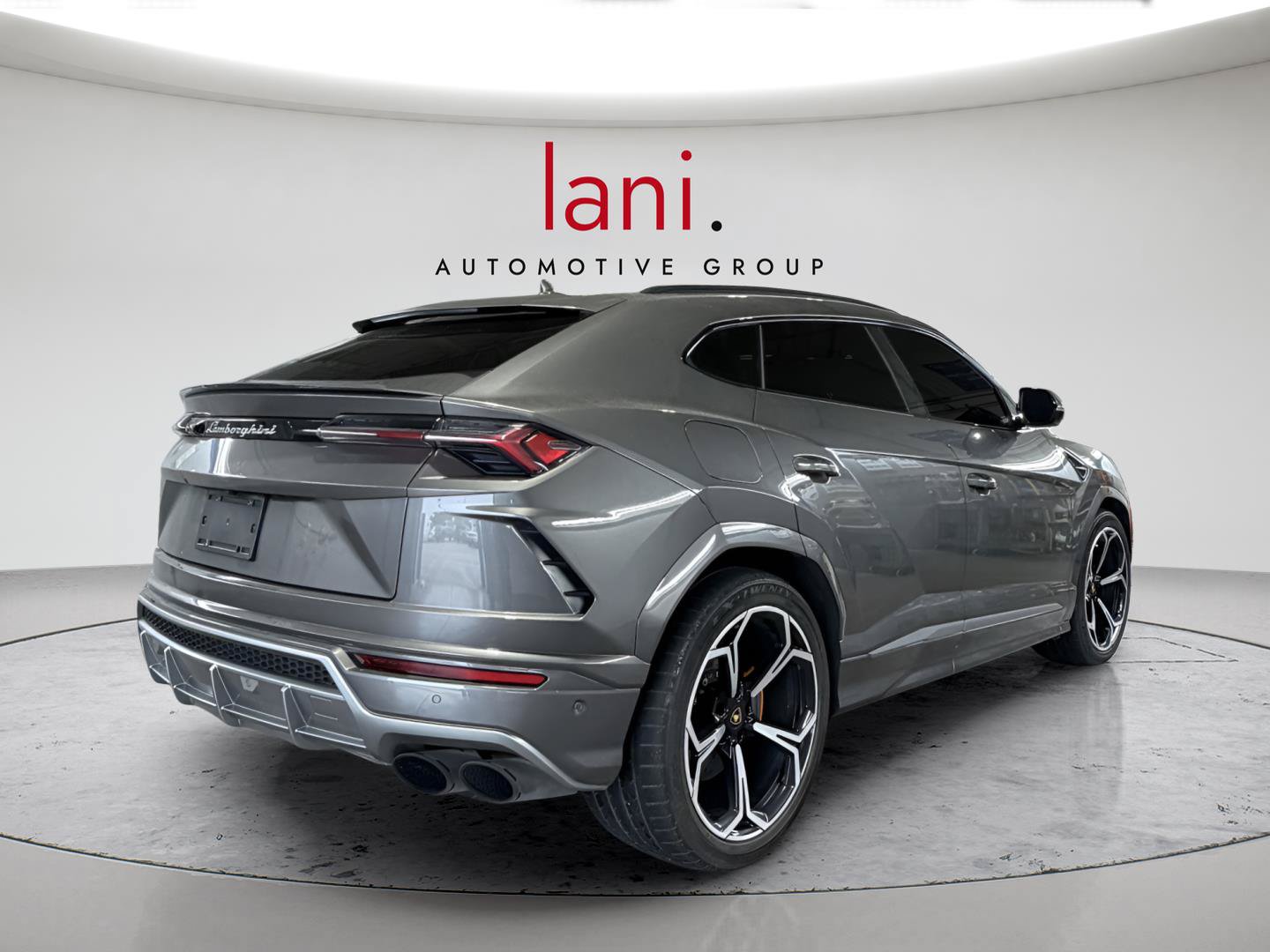 Used 2021 Lamborghini Urus AWD/4WD image 4