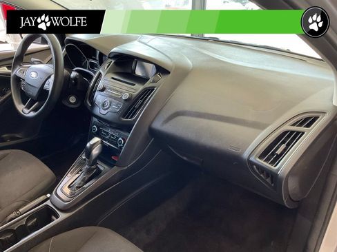 Used 2015 Ford Focus SE FWD image 17