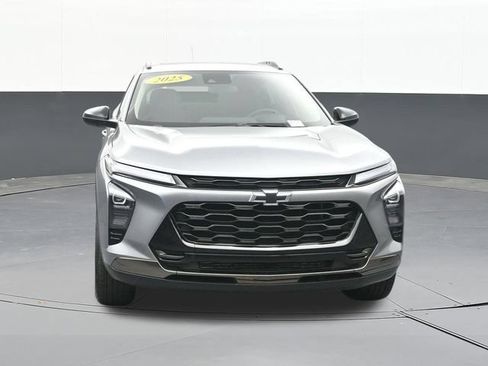 Used 2025 Chevrolet Trax ACTIV w/ Sunroof Package FWD image 21