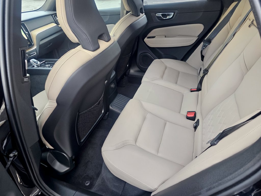 Certified 2026 Volvo XC60 T8 Plus w/ Protection Package Premier AWD/4WD image 36