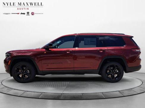 New 2025 Jeep Grand Cherokee L Limited w/ Black Appearance Package image 2