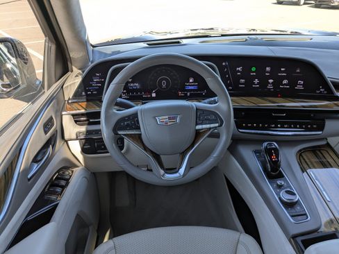 Used 2023 Cadillac Escalade Sport Platinum AWD/4WD image 19