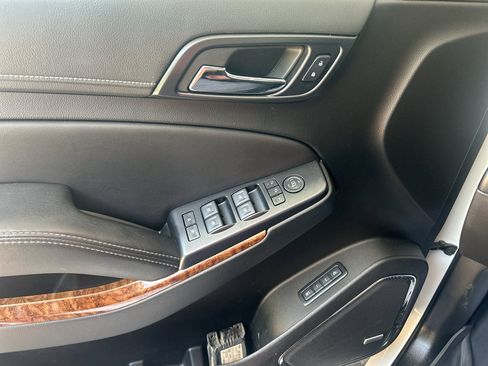 Used 2018 Chevrolet Suburban Premier RWD image 19