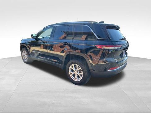 Used 2023 Jeep Grand Cherokee Limited AWD/4WD image 5