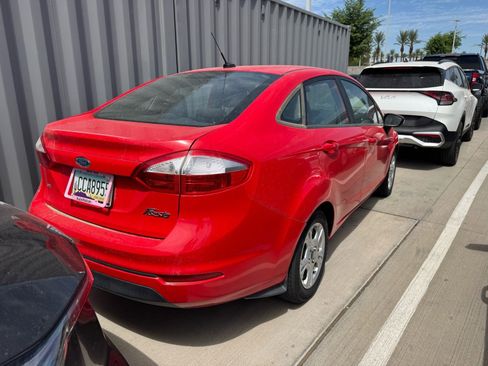Used 2015 Ford Fiesta SE FWD image 4