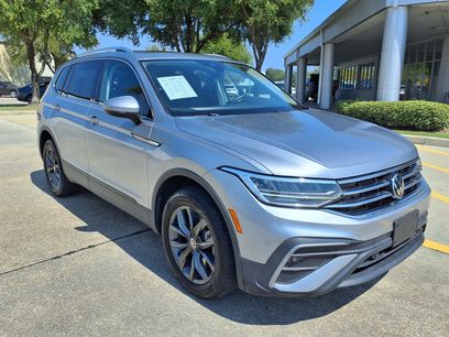 Used 2023 Volkswagen Tiguan SE w/ Panoramic Sunroof Package