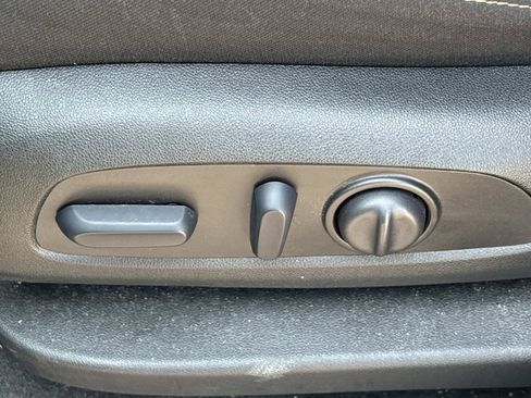Used 2024 Chevrolet Equinox LT FWD image 15