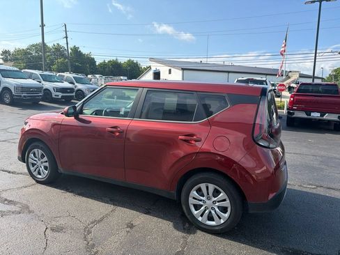 Used 2023 Kia Soul LX FWD image 6