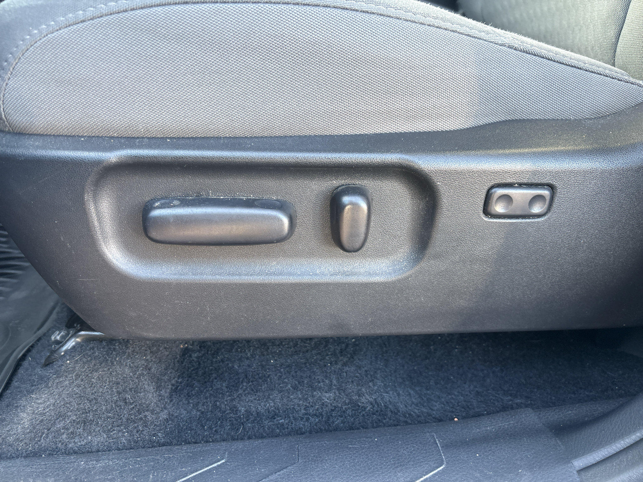 Used 2020 Toyota Tacoma SR5 AWD/4WD image 12