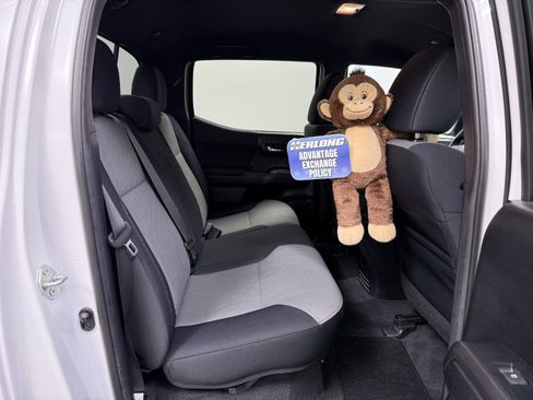 Used 2022 Toyota Tacoma TRD Off-Road image 24