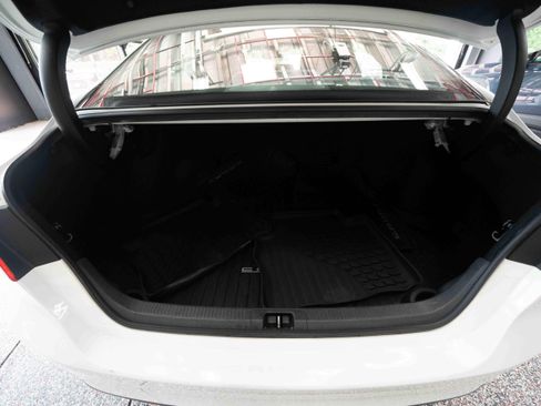 Used 2020 Toyota Camry LE FWD image 27