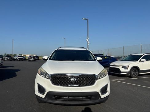 Used 2016 Kia Sorento AWD w/ LX Convenience Package image 8