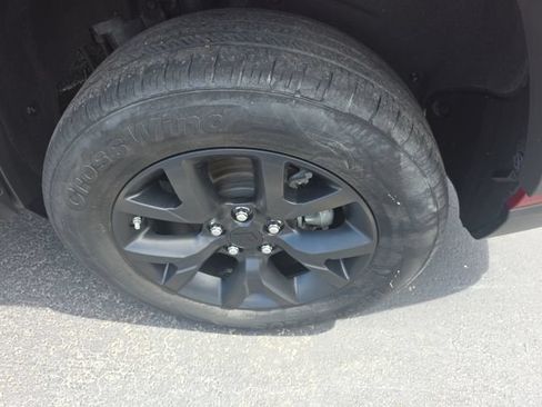 Used 2022 Toyota RAV4 LE FWD image 7