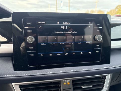 New 2026 Volkswagen Taos SEL image 15