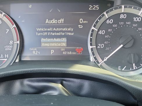 Used 2024 Toyota Highlander LE image 25