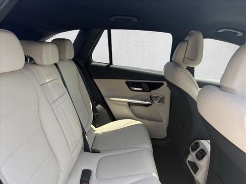 Used 2025 Mercedes-Benz GLC 300 image 23