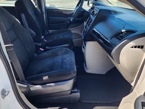 Used 2016 Dodge Grand Caravan American Value Package FWD image 6