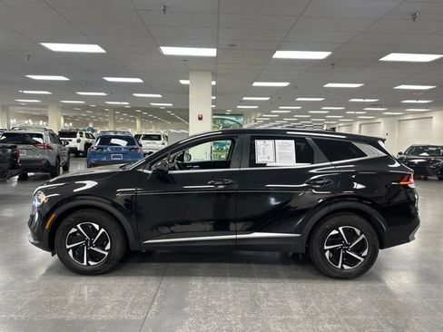 Used 2023 Kia Sportage LX FWD image 4
