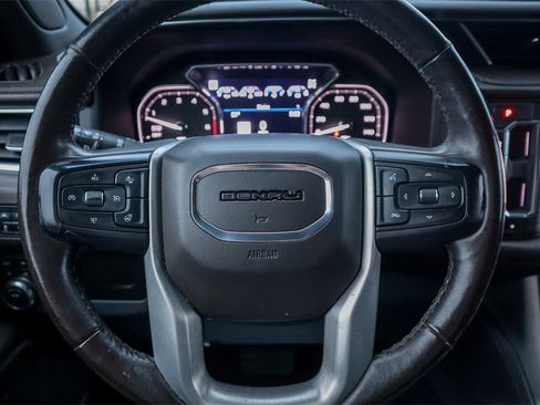 Used 2021 GMC Yukon XL Denali w/ Denali Premium Package image 11