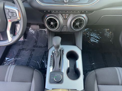 Used 2025 Chevrolet Blazer LT image 41