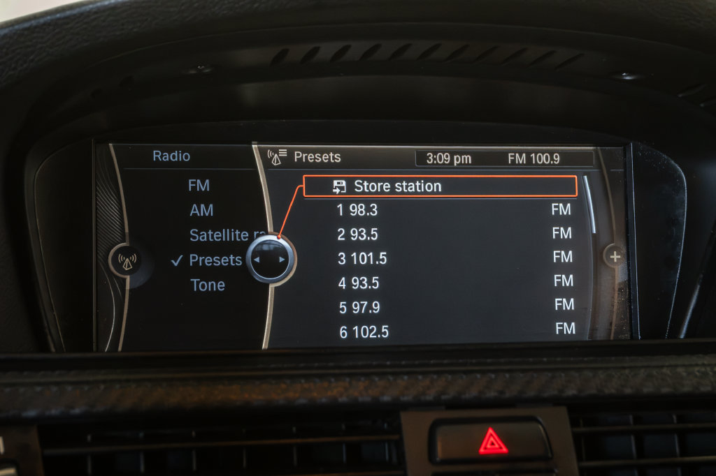 Used 2011 BMW M3 Convertible RWD image 17