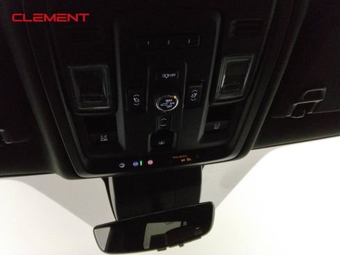 Used 2023 GMC Yukon Denali Ultimate image 22