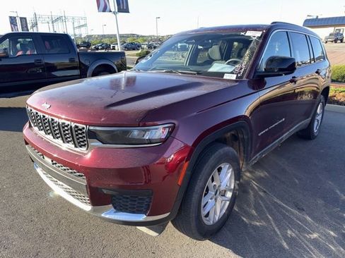 Used 2024 Jeep Grand Cherokee L Laredo AWD/4WD image 1