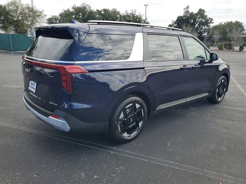 New 2026 Kia Carnival EX image 4