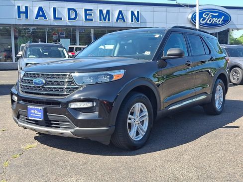 Certified 2023 Ford Explorer XLT w/ Equipment Group 202A AWD/4WD image 3