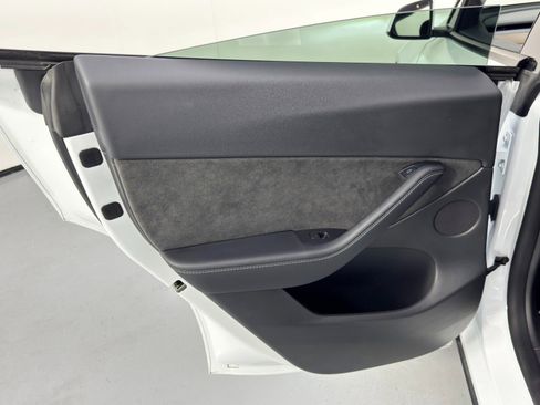 Used 2022 Tesla Model Y Performance image 47