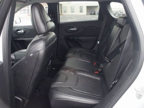 Used 2023 Jeep Cherokee Altitude Lux image 15