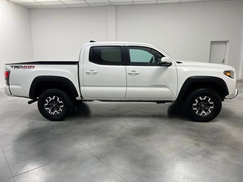 Used 2023 Toyota Tacoma TRD Off-Road image 8