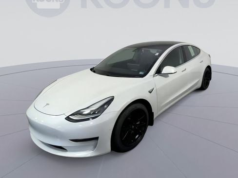 Used 2020 Tesla Model 3 Standard Range RWD image 5