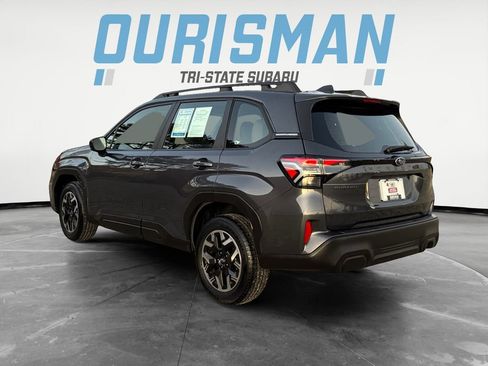 Certified 2025 Subaru Forester Base image 4