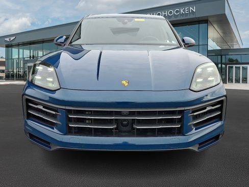 Used 2024 Porsche Cayenne 4DR AWD image 3