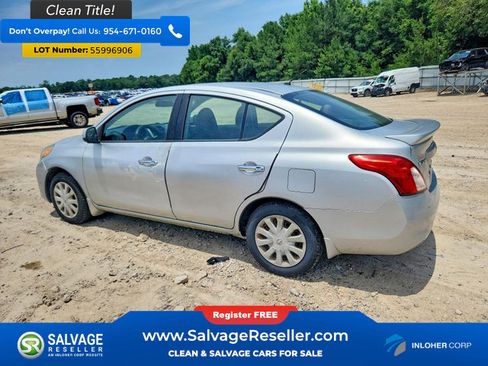 Used 2013 Nissan Versa SV FWD image 3