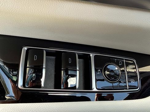 New 2026 Cadillac Vistiq Luxury image 18