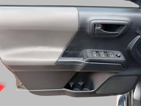 Used 2018 Toyota Tacoma SR w/ SR Convenience Package image 19