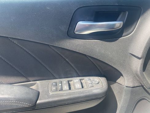 Used 2022 Dodge Charger SXT w/ Blacktop Package image 9