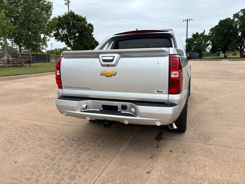 Used 2012 Chevrolet Avalanche LTZ AWD/4WD image 26