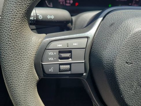 Used 2023 Honda Accord EX image 19