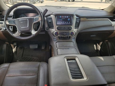 Used 2018 GMC Yukon Denali w/ Denali Ultimate Package image 9