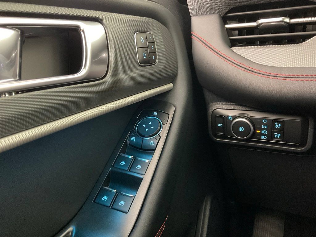 New 2026 Ford Explorer ST-Line w/ ST-Line Street Pack RWD image 20