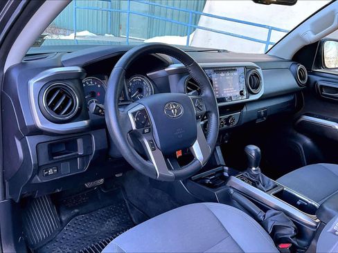 Used 2017 Toyota Tacoma SR5 w/ Tow Package image 18