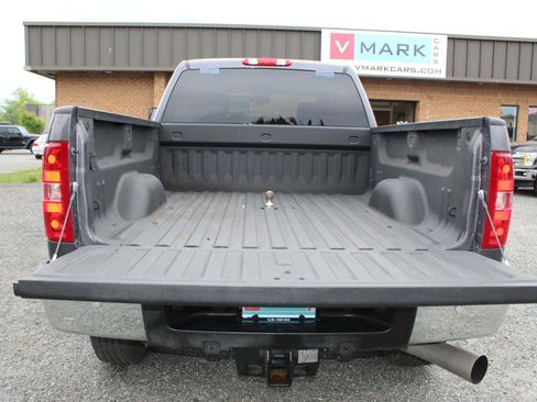 Used 2011 Chevrolet Silverado 2500 LT w/ Interior Plus Package AWD/4WD image 16