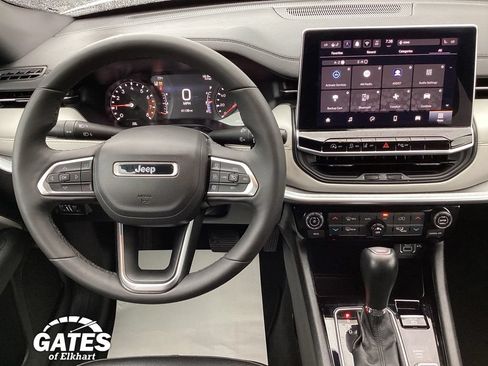 Used 2025 Jeep Compass Limited AWD/4WD image 17