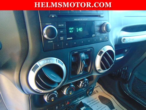 Used 2018 Jeep Wrangler Unlimited Sahara w/ Connectivity Group image 21