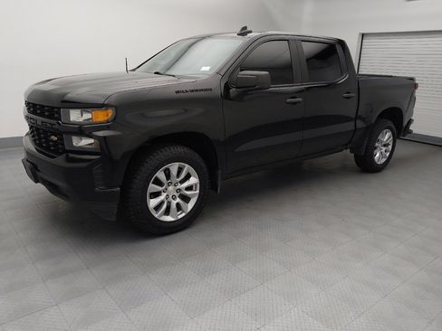 Used 2022 Chevrolet Silverado 1500 Custom RWD image 2